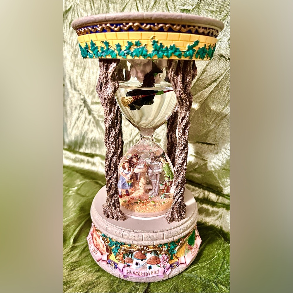 Rare-The San Francisco Music Box Company: 
The Wizard of OZ Hourglass Snow Globe